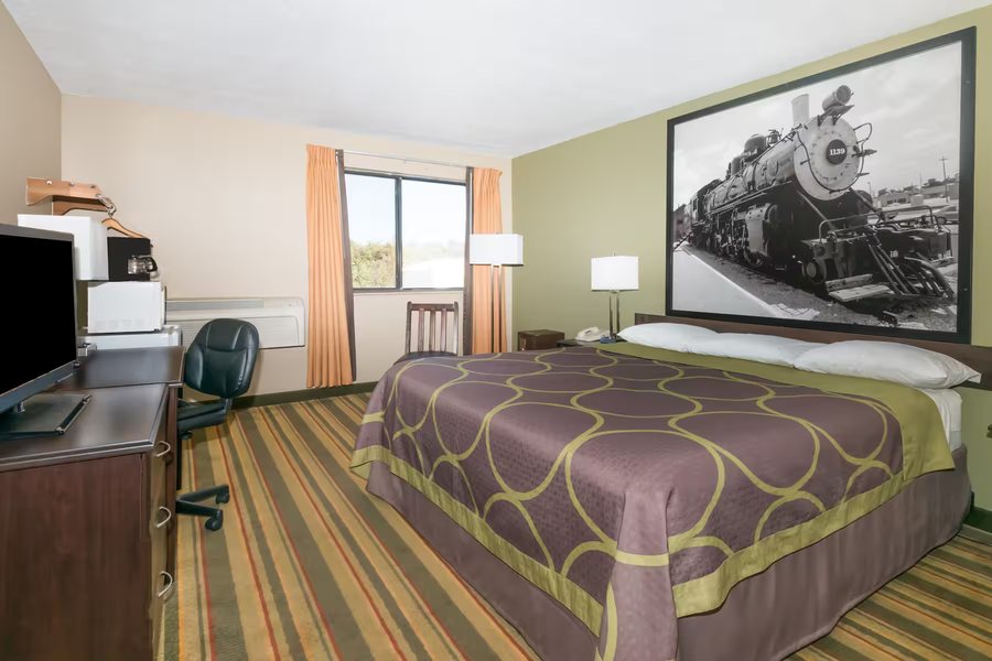 EconoLodge at Wanamaker — Guest room