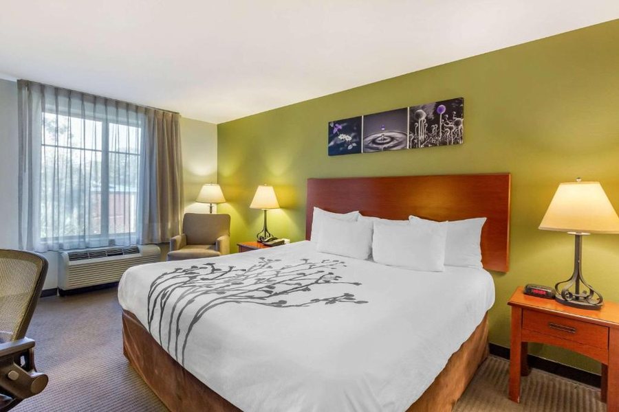 Economy Inn Jax OP — Guest room