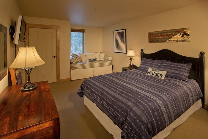 Edelweiss Lodge Spa — Guest room