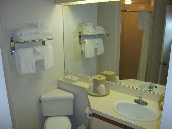 Edelweiss Resort Restaurant — Bathroom