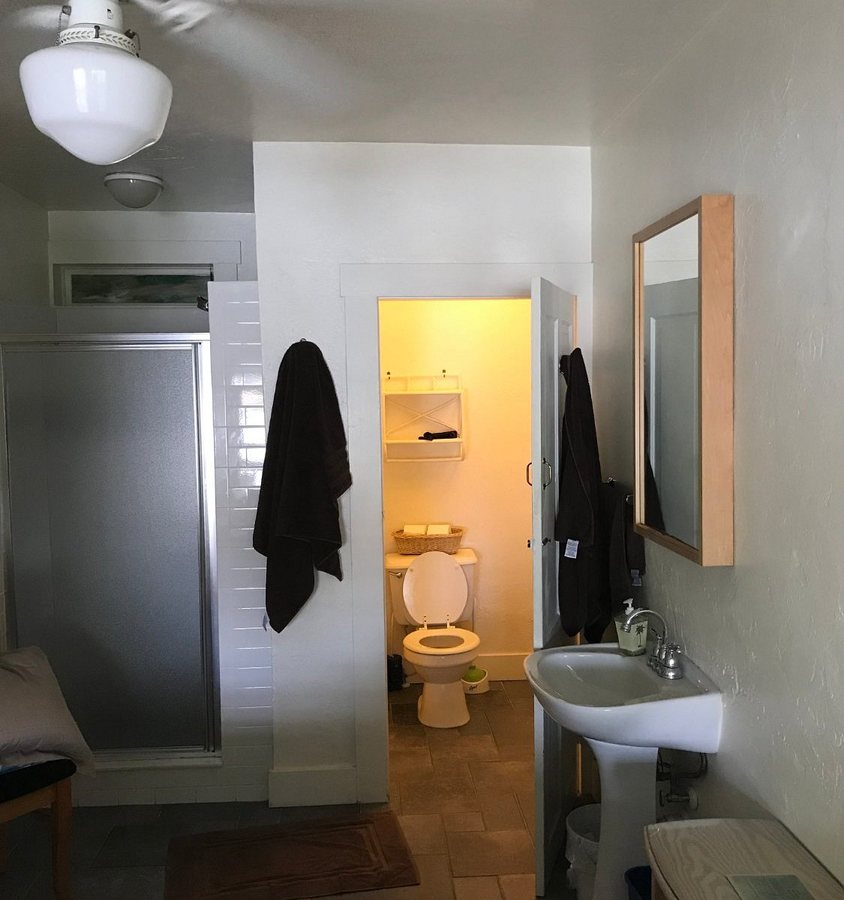 Eden House Key West — Bathroom