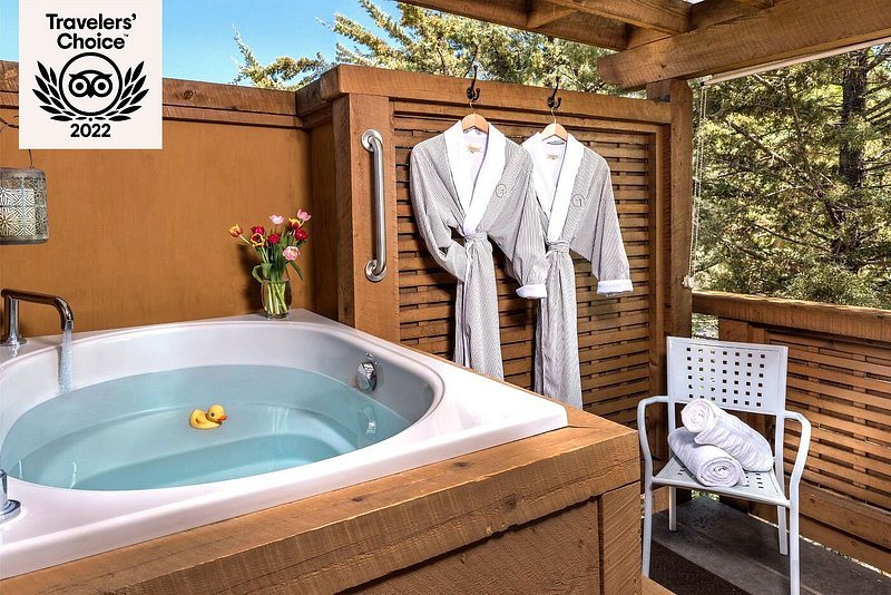 Eden Vale Inn — Bathroom
