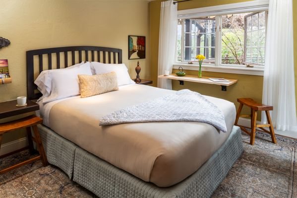 Eden Vale Inn — Guest room