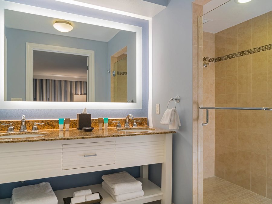Edge Hotel — Bathroom