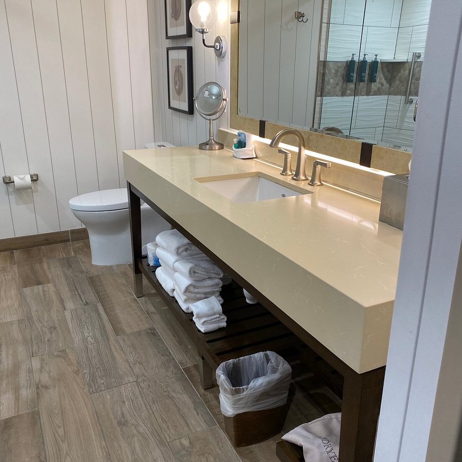 Edgewater Missoula Tapestry Collection by Hilton — Bathroom