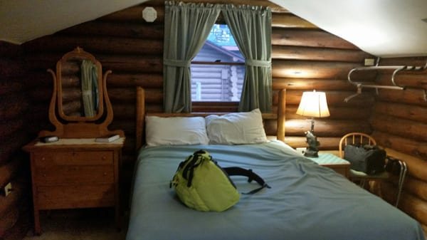 Edgewater Resort Country Log Cabins — Guest room
