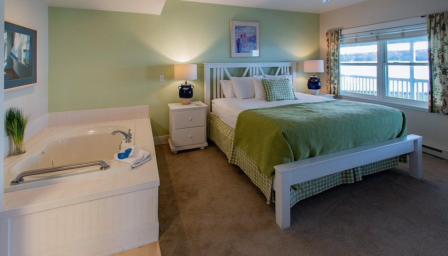 Edgewater Resort — Guest room