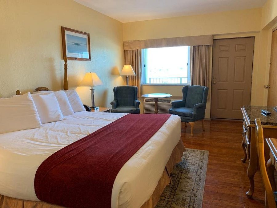 Edgewood Resort — Guest room