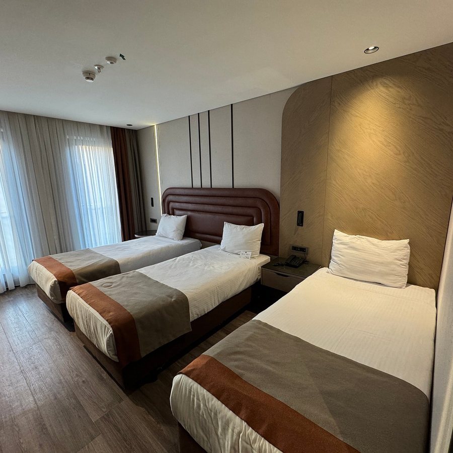 Edition Old City Hotel Istanbul — Guest room
