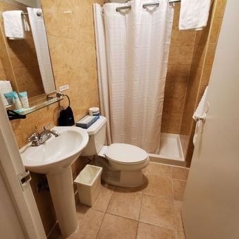 Edwardian Hotel — Bathroom