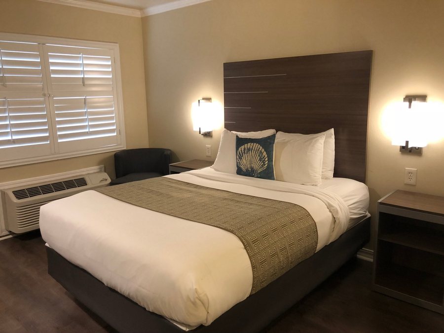 El Castell Motel — Guest room
