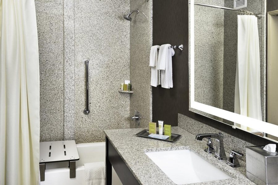 El Conquistador Tucson A Hilton Resort — Bathroom