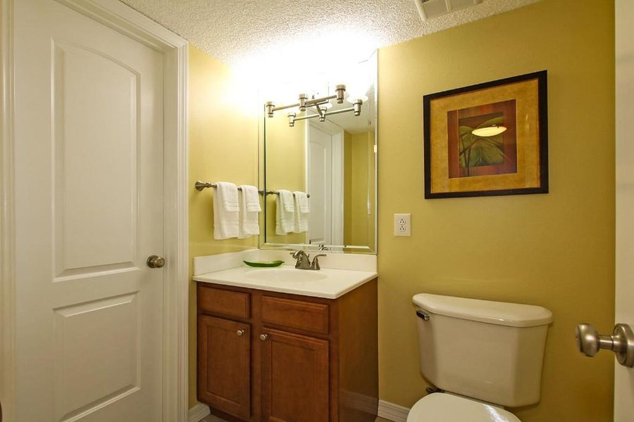 El Matador — Bathroom