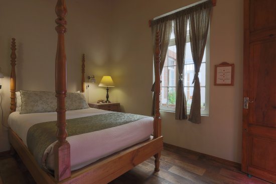 El Patio 77 — Guest room
