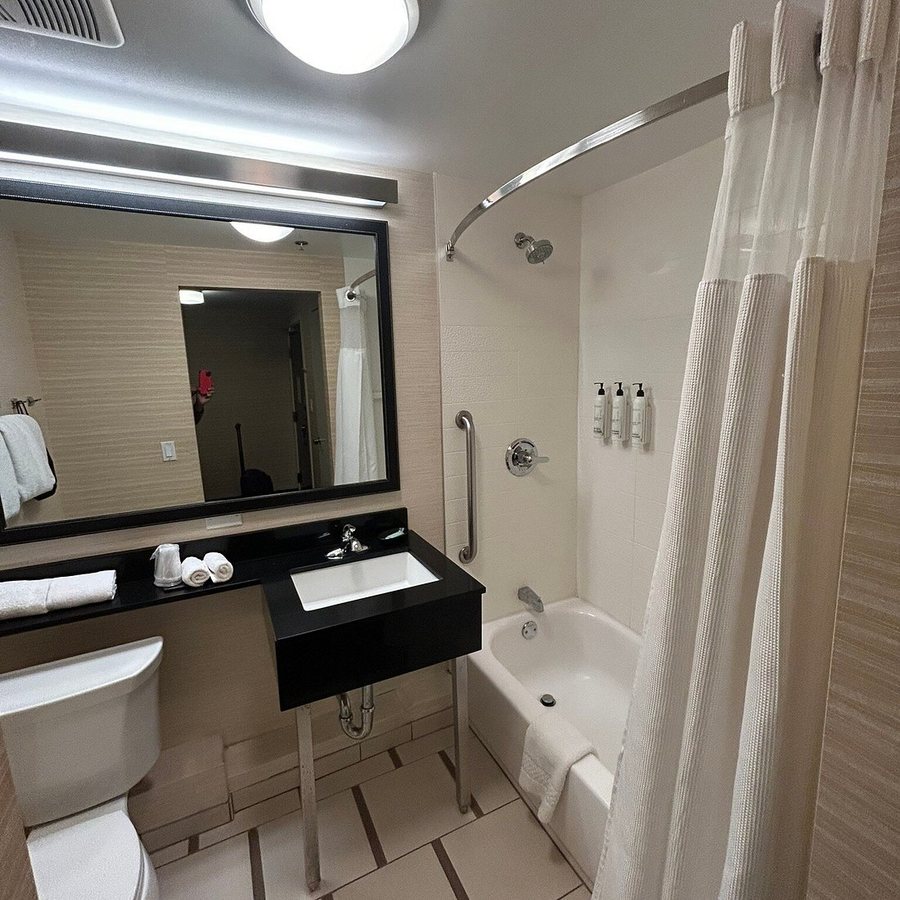 El Patio Inn Los Angeles California — Bathroom