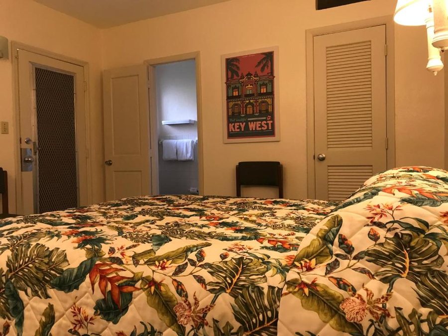 El Patio Motel — Guest room
