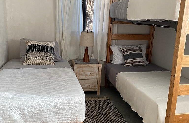 El Perdido — Guest room