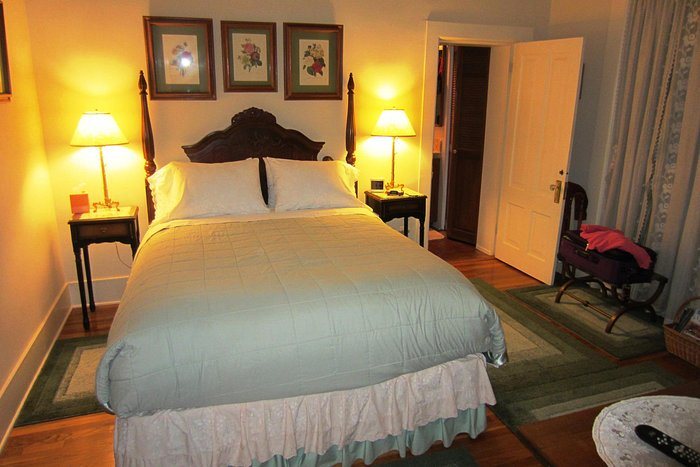 El Presidio Inn Bed and Breakfast — Guest room