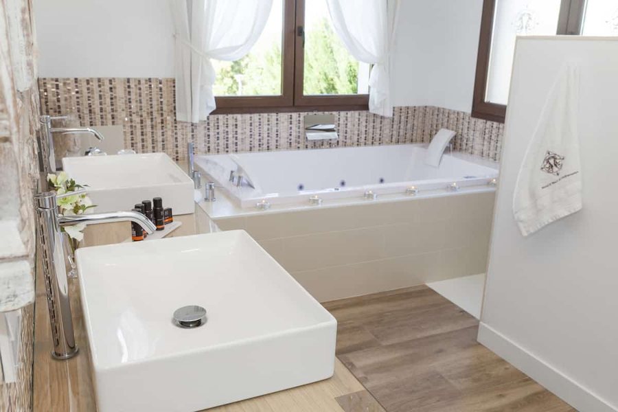 El Raco de Madremanya Hotel — Bathroom