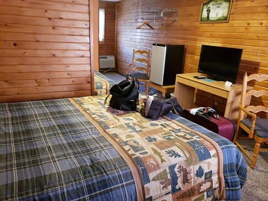 El Rancho Motel — Guest room