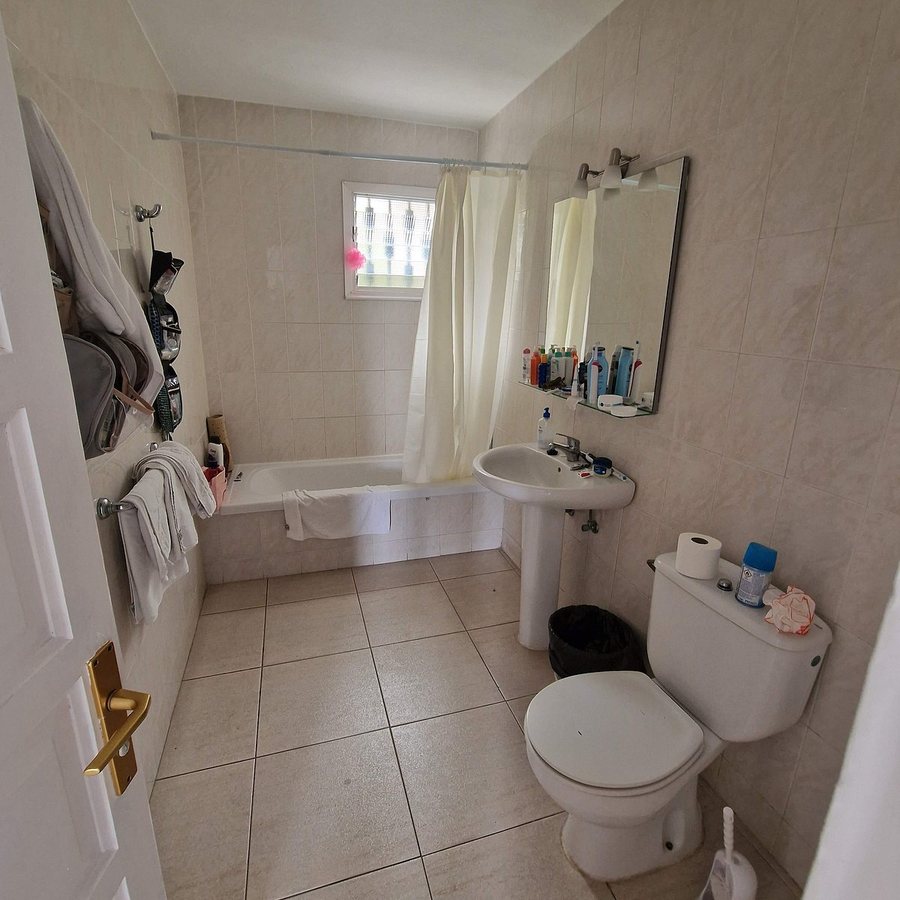 El Sombrero Apartments Los Gigantes — Bathroom