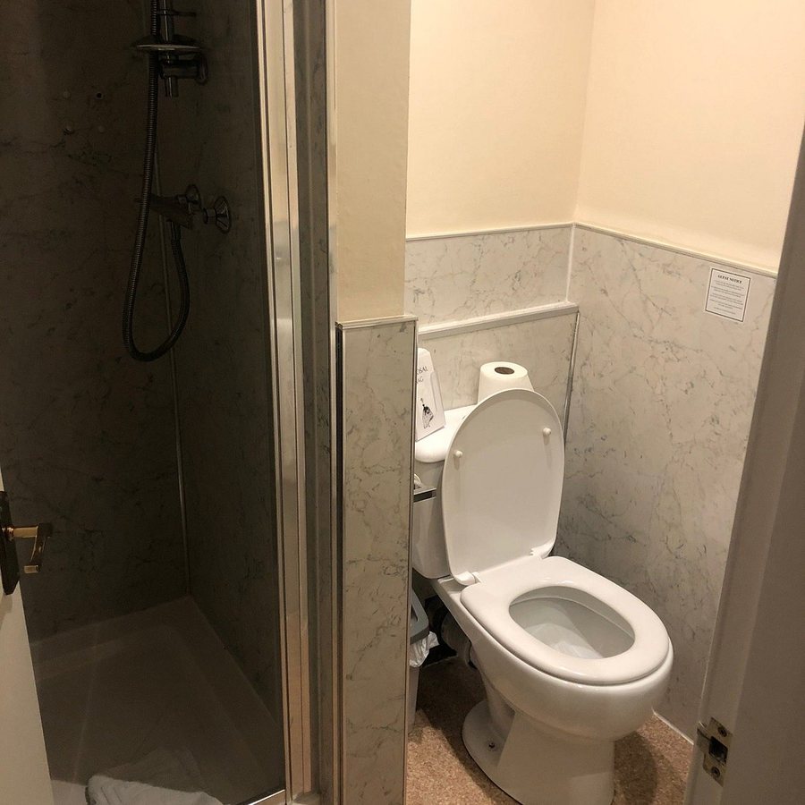 Elder York Guest House — Bathroom