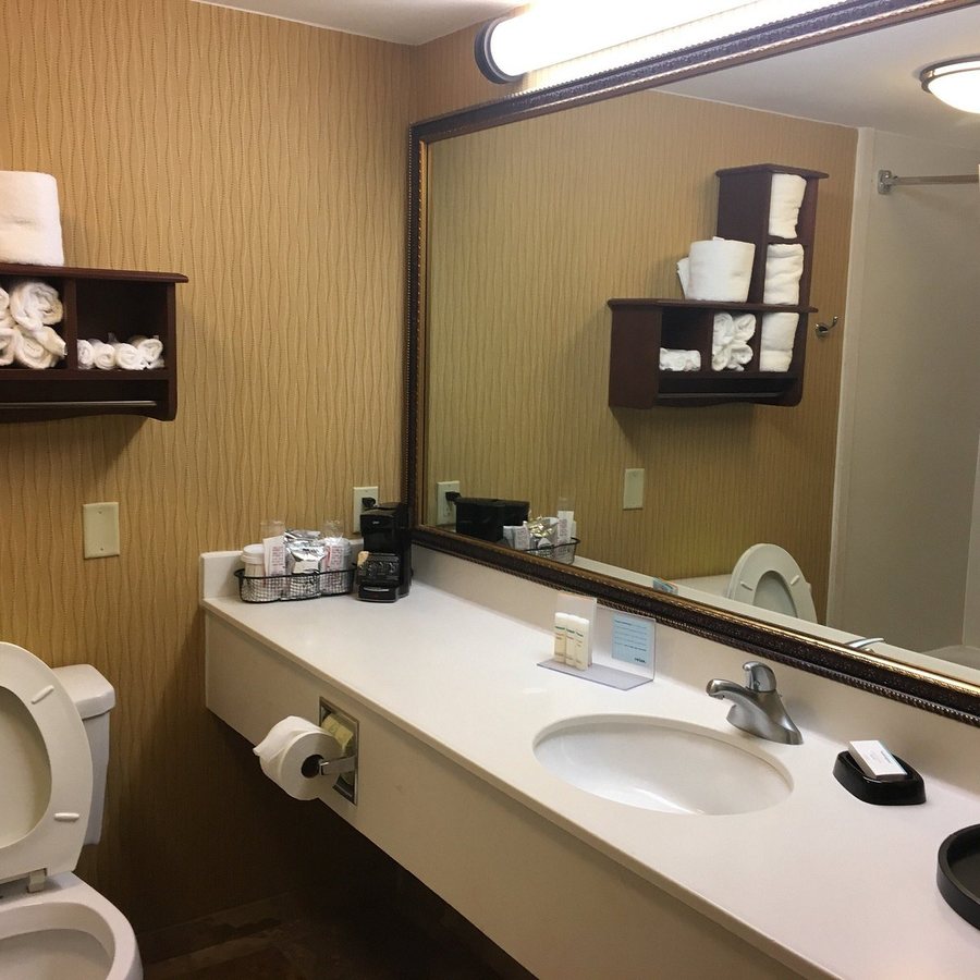 Eldorado Inn Baker City — Bathroom
