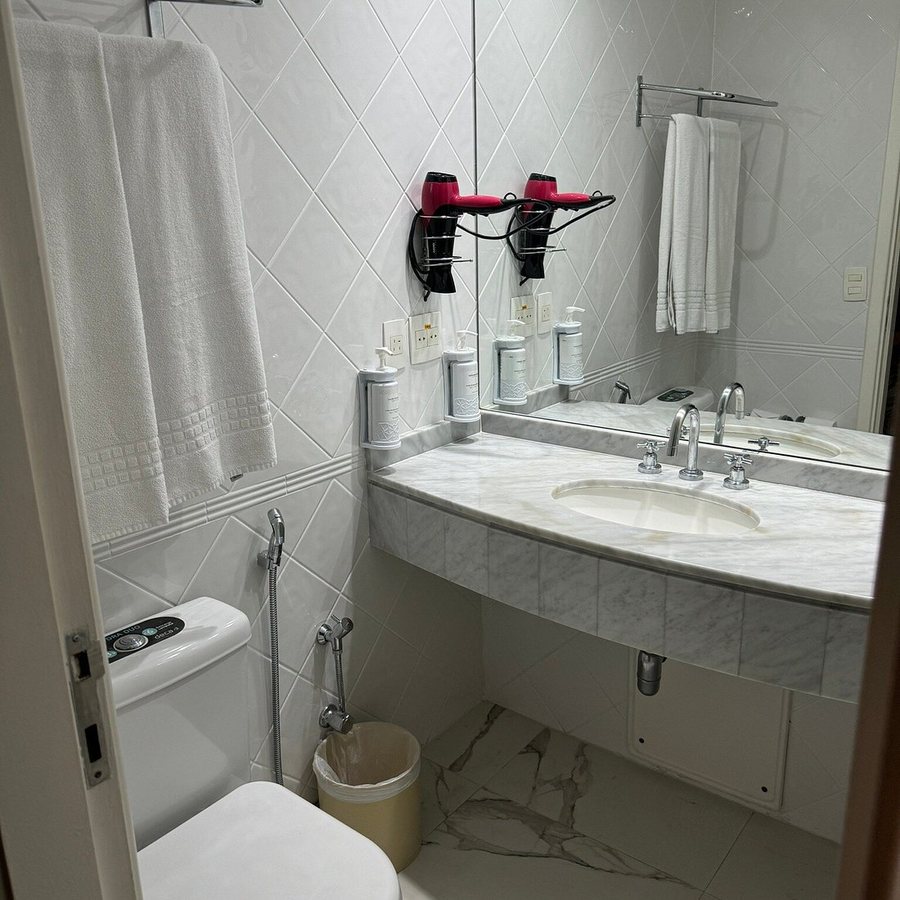 Elegance Suites Oscar Freire — Bathroom