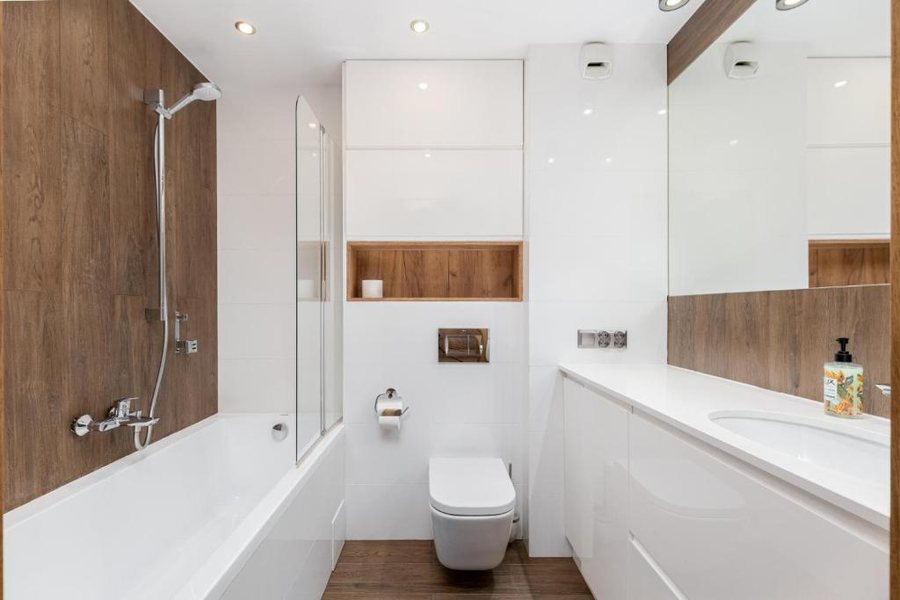 Elegant Apartments — Bathroom