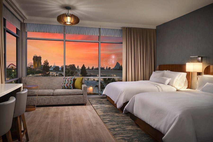 Element Anaheim Resort Convention Center — Guest room