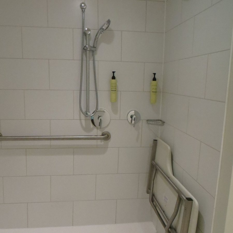 Element Austin Downtown — Bathroom