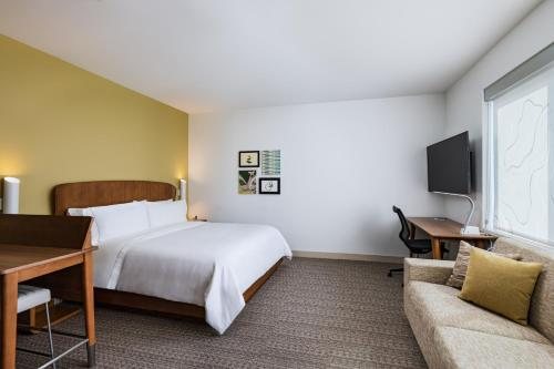 Element by Marriott Dallas Las Colinas — Guest room