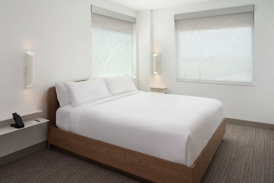 Element by Marriott Melbourne Oceanfront — Guest room