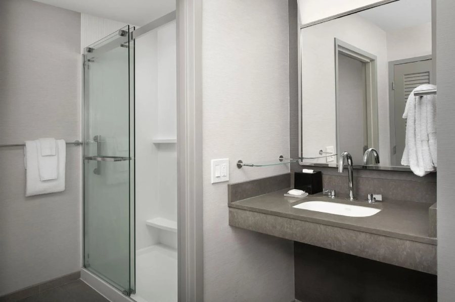 Element by Marriott Savannah Midtown — Bathroom