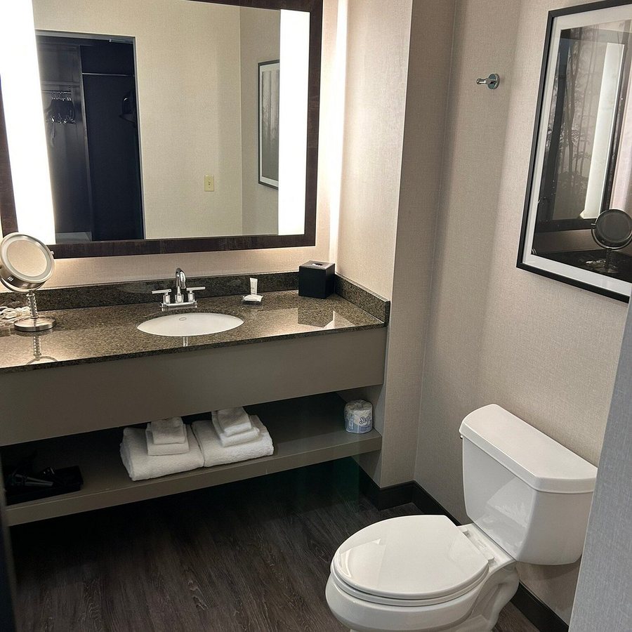 Element by Marriott Seattle Redmond — Bathroom