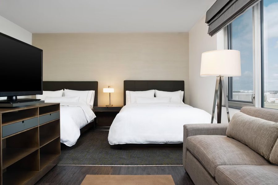 Element by Marriott Vaughan Southwest — Guest room