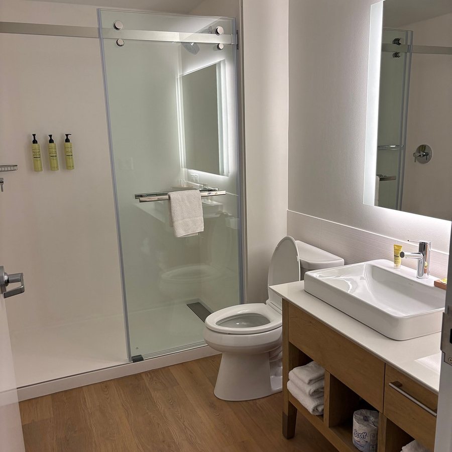 Element by Marriott Wilmington — Bathroom