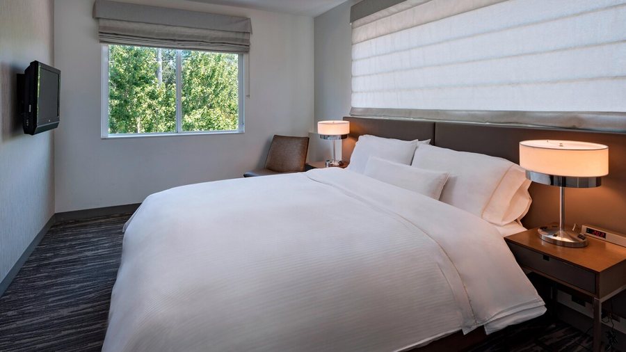 Element Houston Vintage Park — Guest room