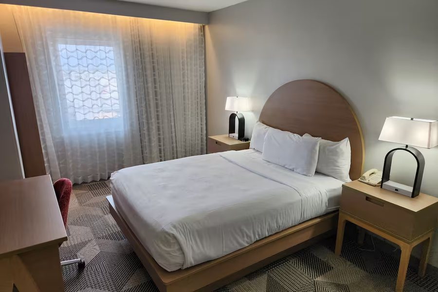 Element Miami International Airport Miami Florida — Guest room