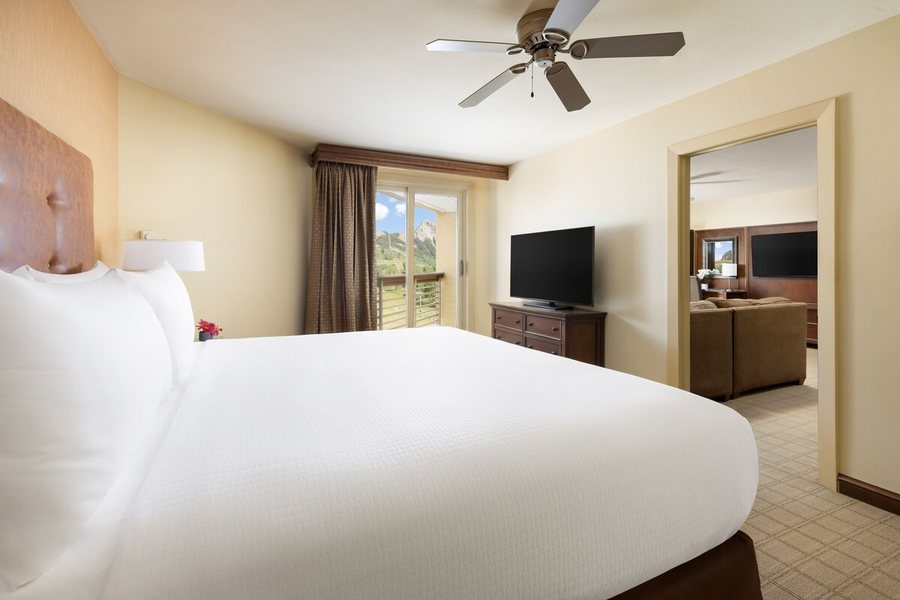 Elevation Hotel Spa — Guest room