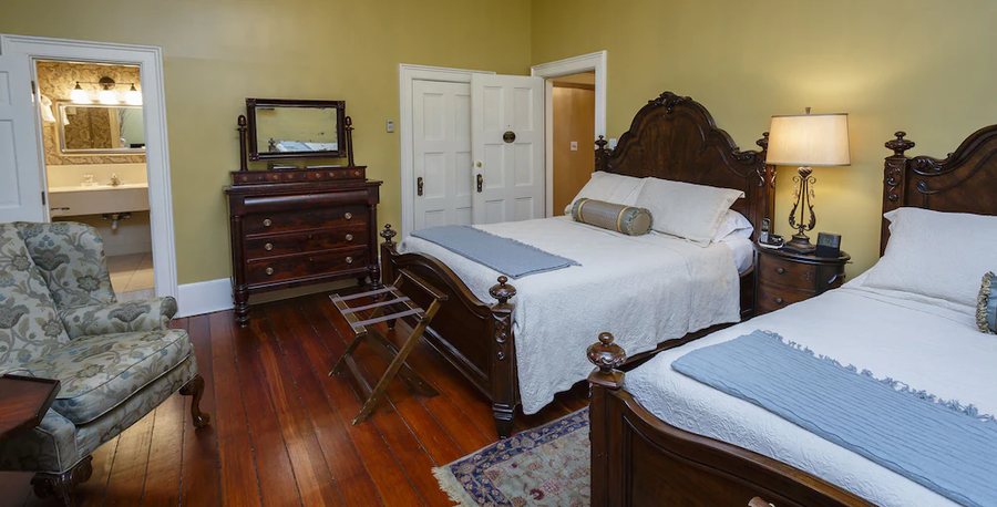 Eliza Thompson House — Guest room