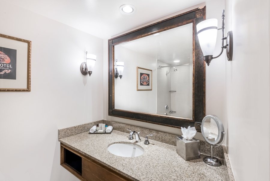 Elk Antler Inn — Bathroom
