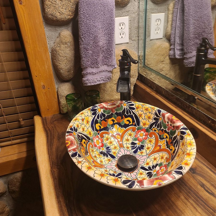 Elkwood Manor Bed Breakfast — Bathroom