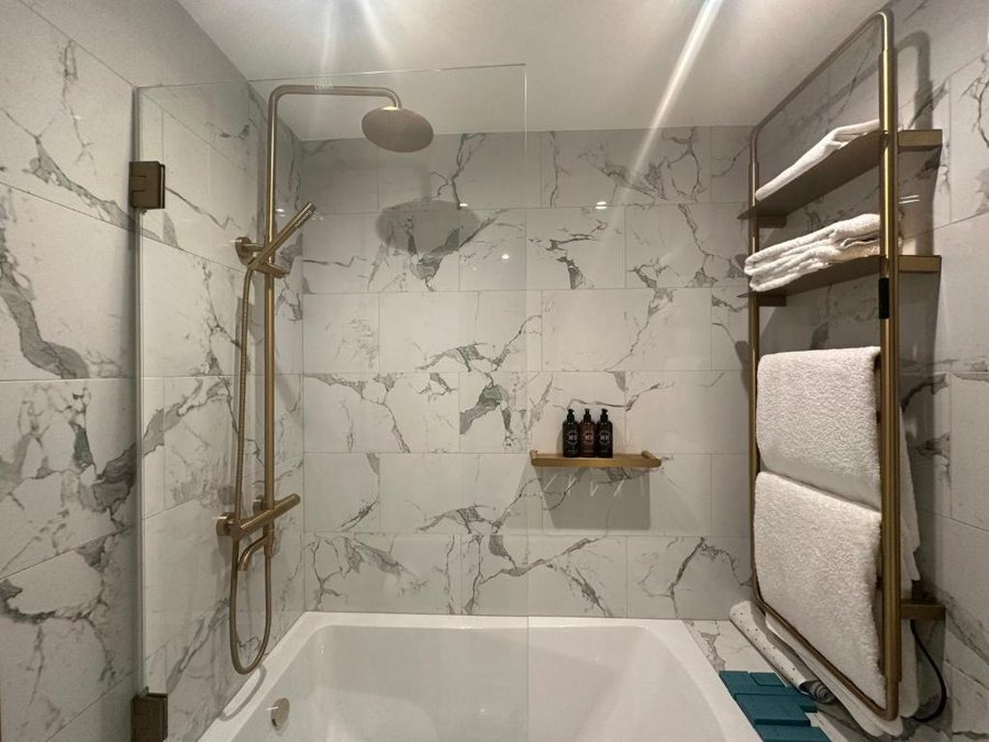 Ellen Kensington — Bathroom