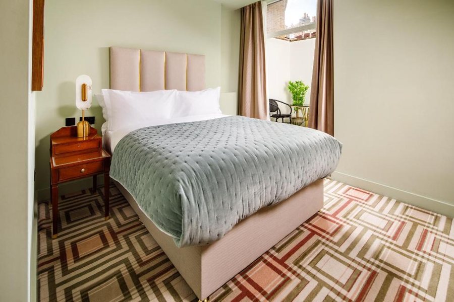 Ellen Kensington — Guest room