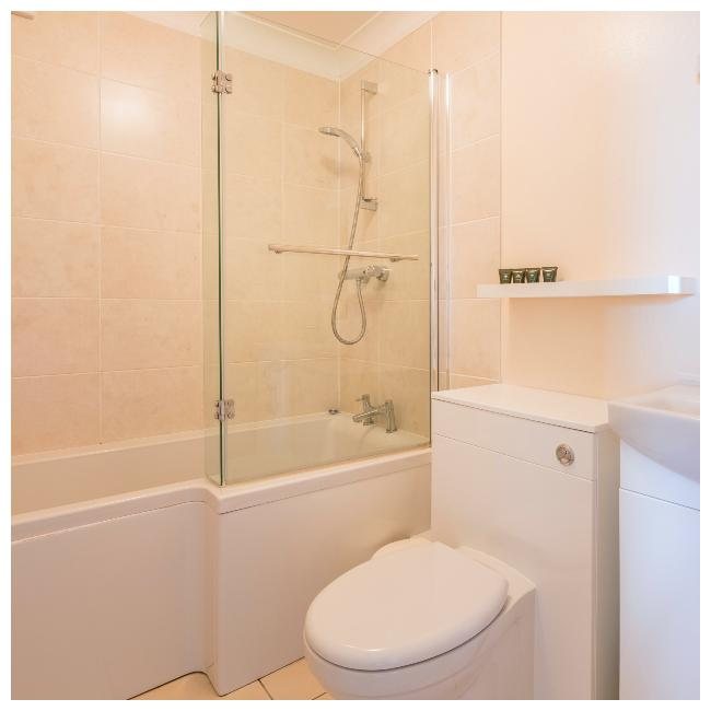 Ellingham Self Catering Cottages — Bathroom