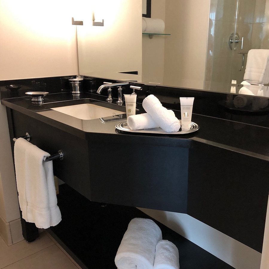 Ellis Hotel Atlanta a Tribute Portfolio Hotel — Bathroom
