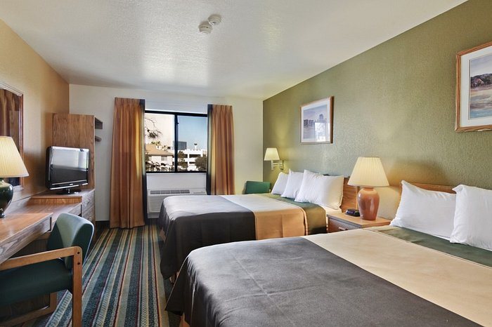 Ellis Island Hotel Super 8 Las Vegas Las Vegas Nevada — Guest room