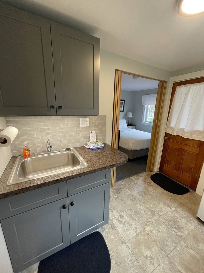 Elmwood Motor Court — Bathroom