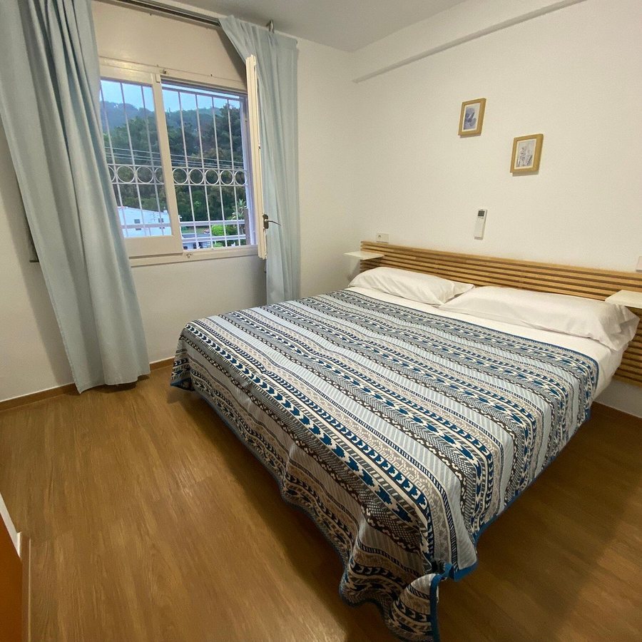 Els Llorers Apartments — Guest room